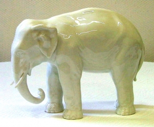 Slon, porcelán bíle glazovaný