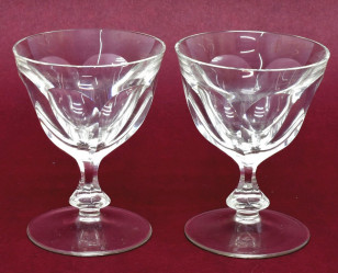 Dva poháry ze soupravy Lady Hamilton, Moser Karlovy Vary.